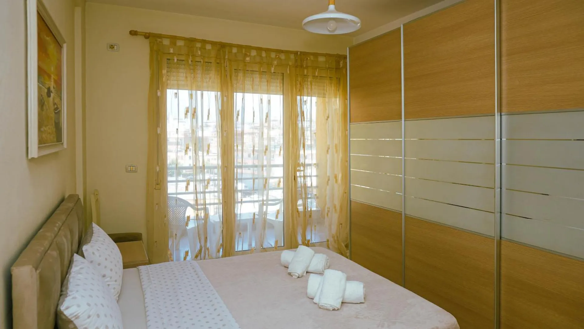 Sunrise Apartment Near The Center Tirana 0*,  Albanien