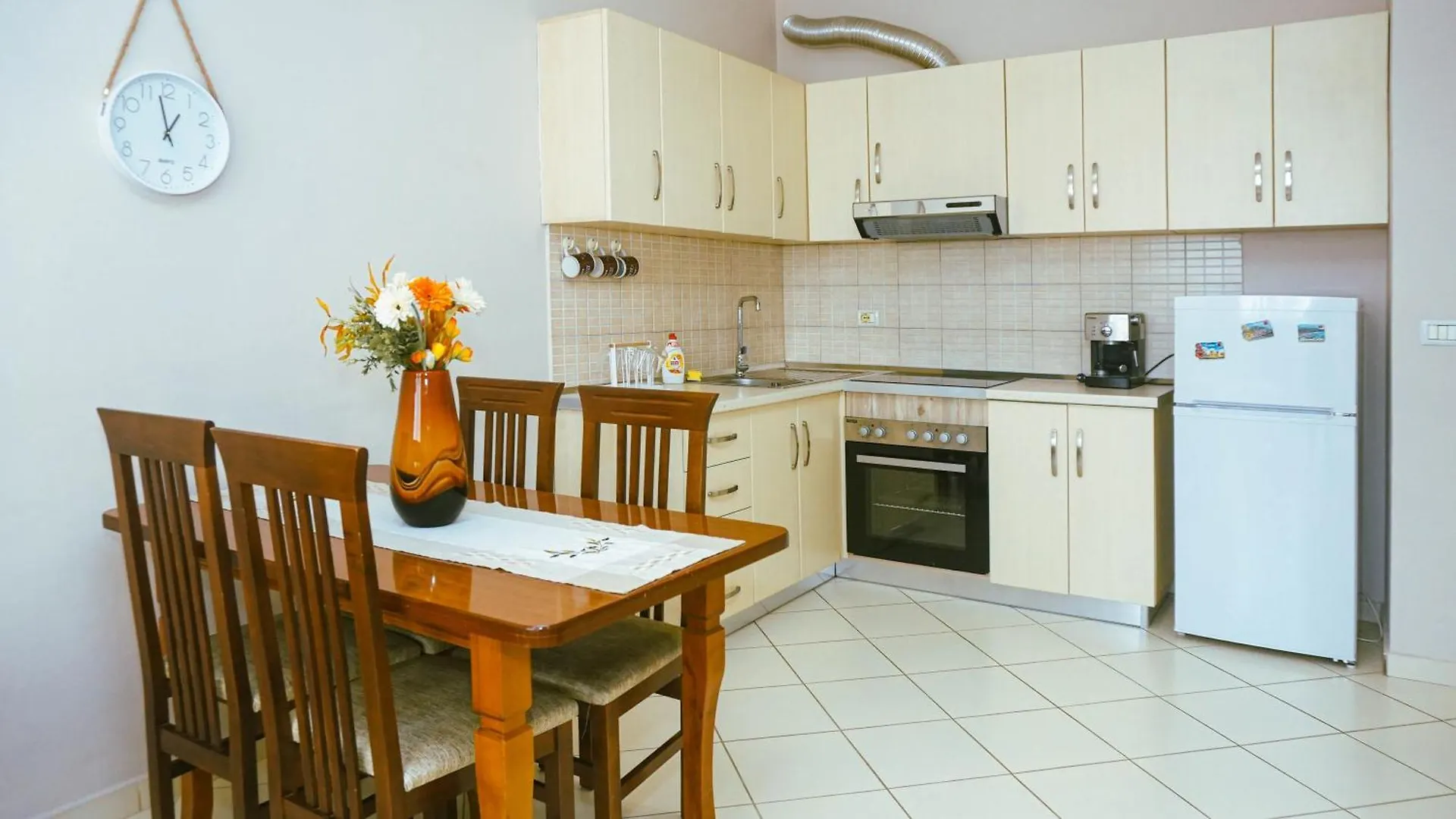 Sunrise Apartment Near The Center Tirana 0*,