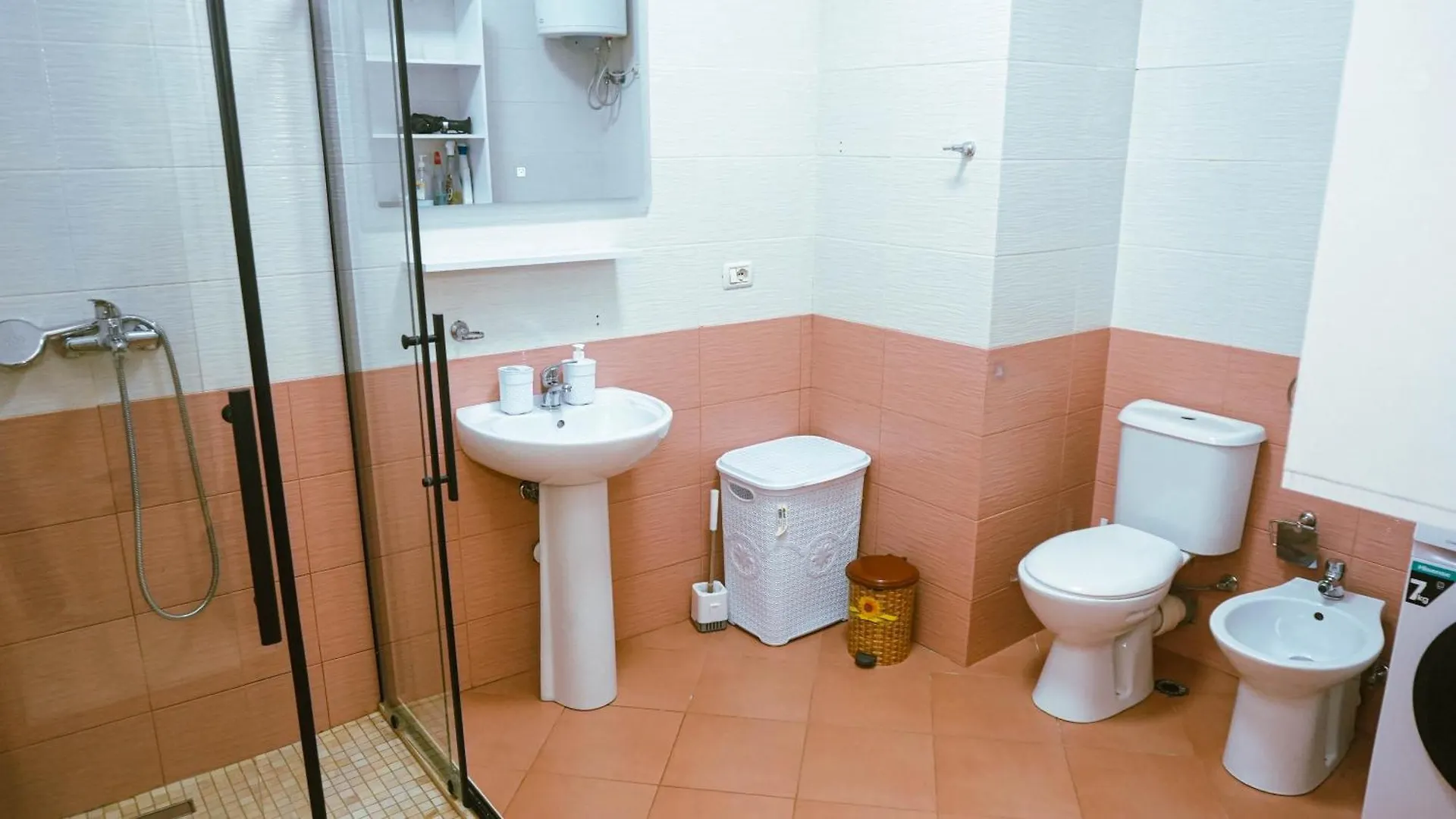 Sunrise Apartment Near The Center Tirana