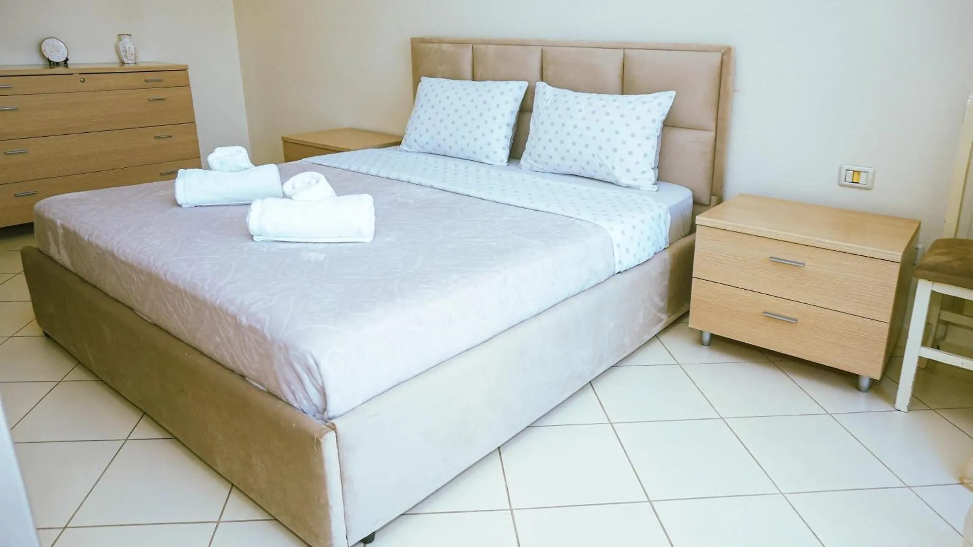 Sunrise Apartment Near The Center Tirana