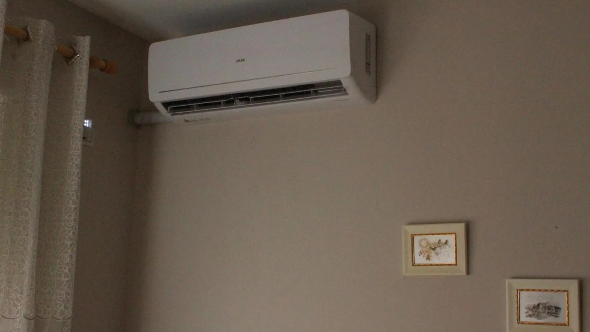 Sunrise Apartment Near The Center تيرانا