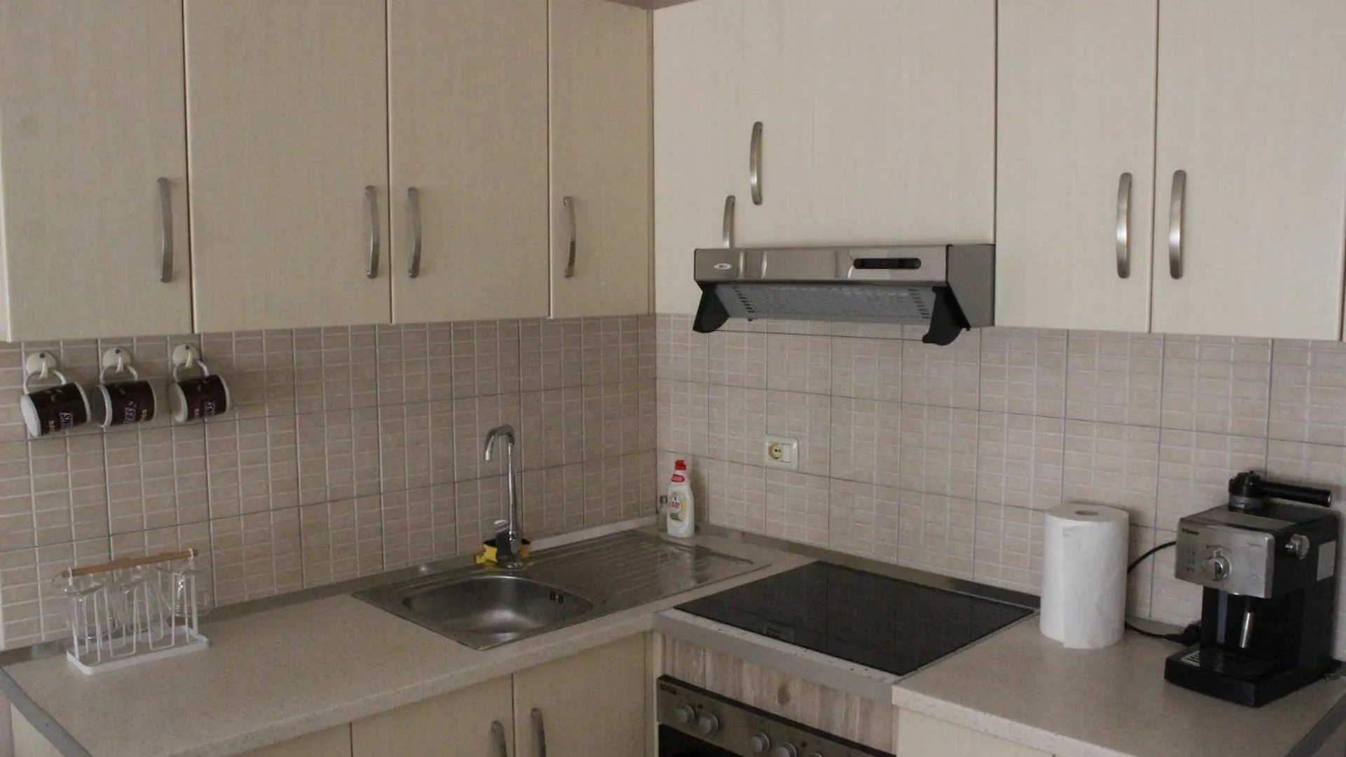 Sunrise Apartment Near The Center تيرانا ألبانيا