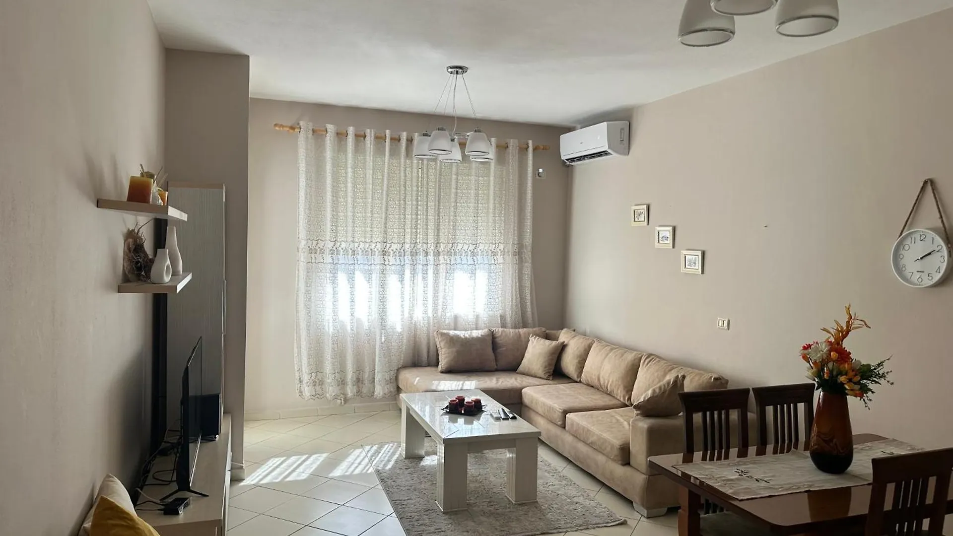 Sunrise Apartment Near The Center تيرانا