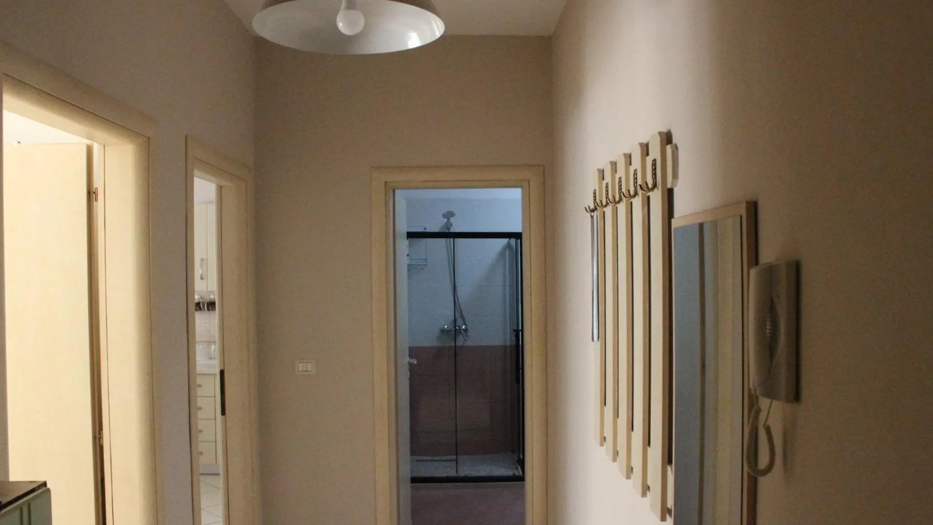 Sunrise Apartment Near The Center تيرانا